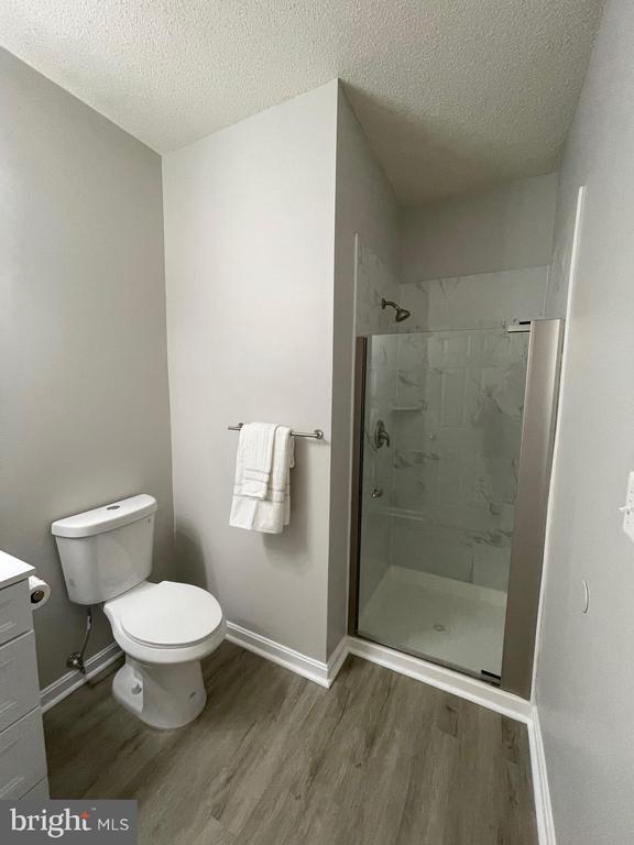 Building Photo - 1701 Lake Shore Crest Dr