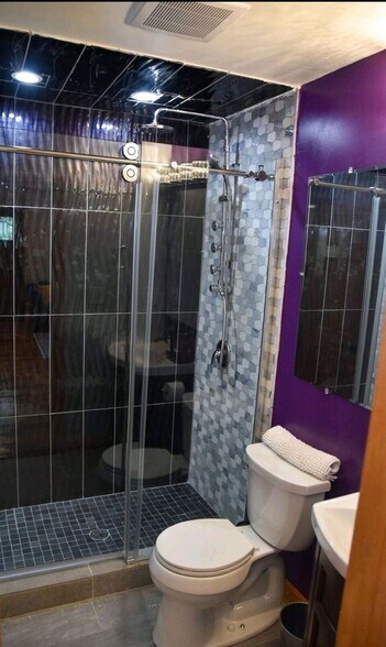 Building Photo - 1917 Taylor Ave