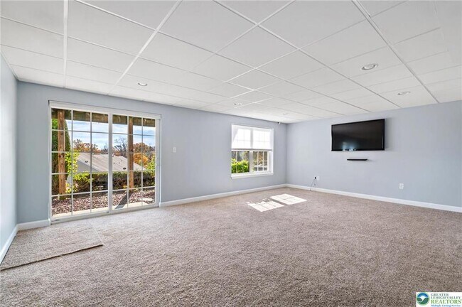 Building Photo - 5985 Saratoga Ln