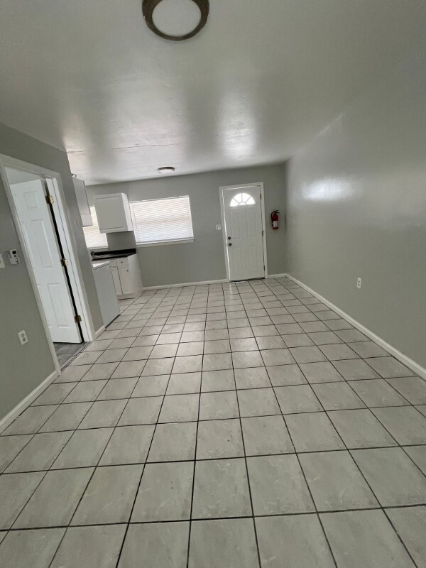 Building Photo - 1124 Neptune Dr
