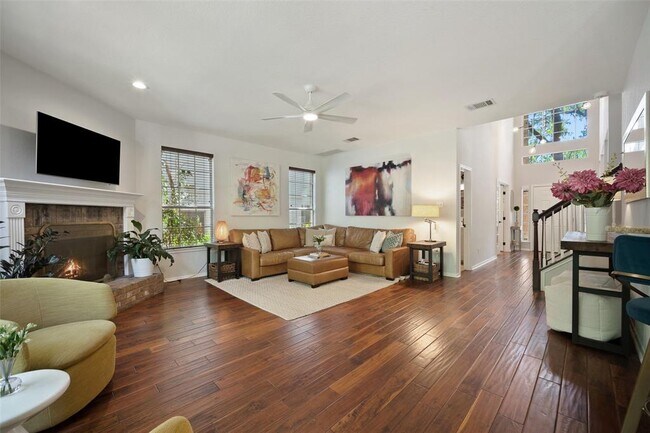 Building Photo - 6915 Gentle Oak Dr