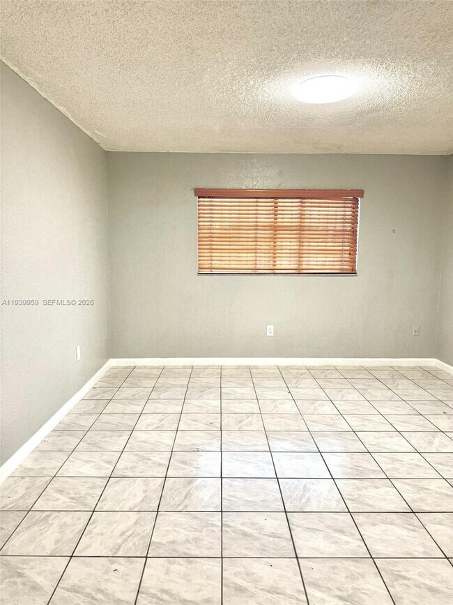 Building Photo - 220 W 68th St