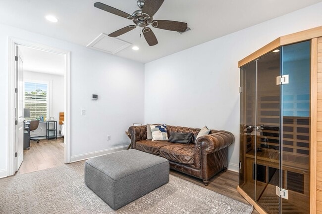 Building Photo - 229 Windrow Way