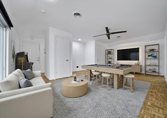 Building Photo - 33 River Hollow Ln