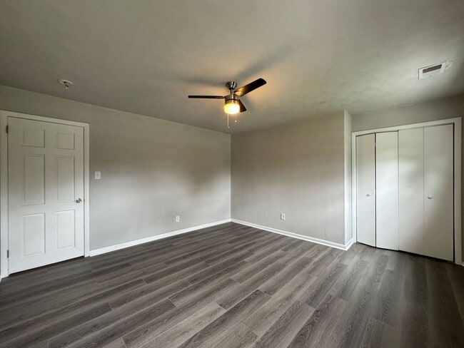 Building Photo - Welcome to this beautiful Single Family Home!
