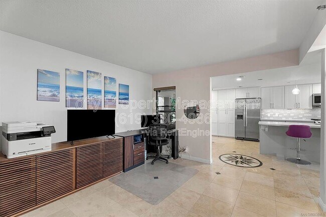 Building Photo - 230 W Laurel St