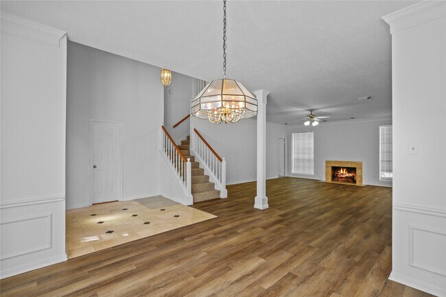 Building Photo - 5803 Ancient Oaks Dr