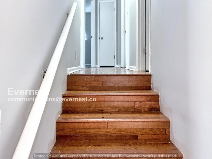 Building Photo - 2902 Tall Tree Ln