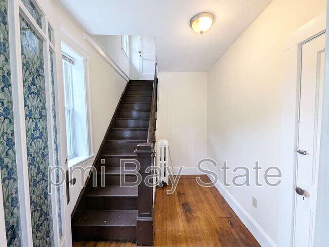 Building Photo - 29 Frairy St