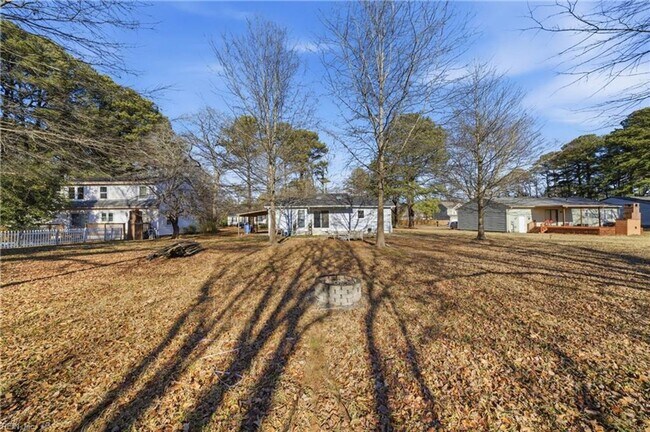 Building Photo - Charming 2 Bed, 2 Bath Home on Spacious Lot