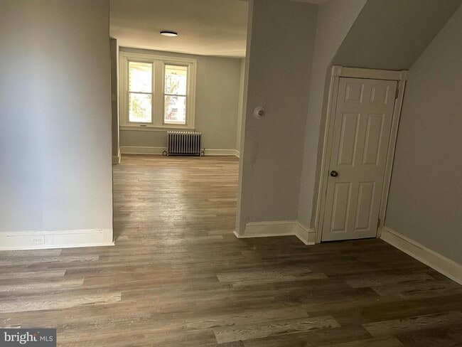 Building Photo - 127 E Coulter St