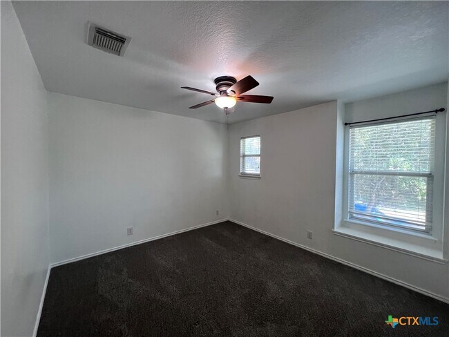 Building Photo - 3815 Cherokee Blvd