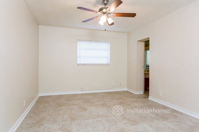 Building Photo - 5013 SW 90th Terrace