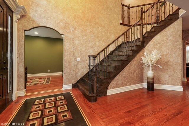 Building Photo - 2323 Douglas Ave