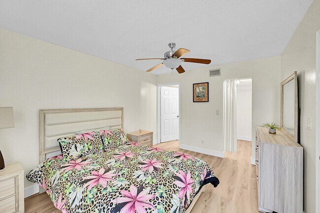 Building Photo - 9503 Boca Cove Cir