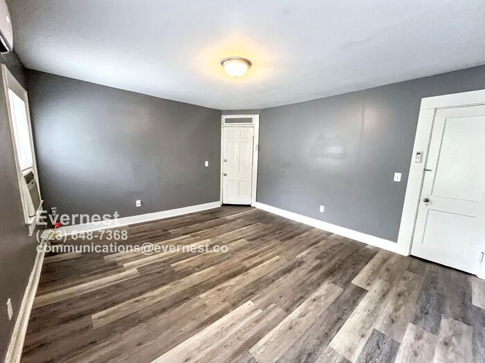 Building Photo - 32 Woodlawn Dr