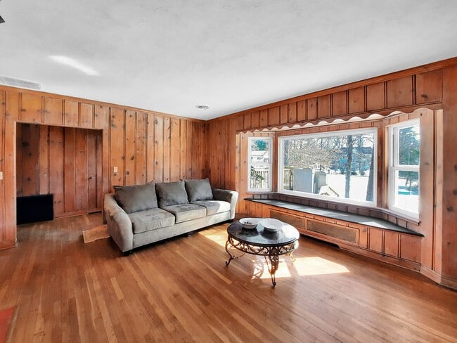 Building Photo - Spacious 4BR Rancher w/ Separate Basement space & Accessible Features – Sudbrook Park