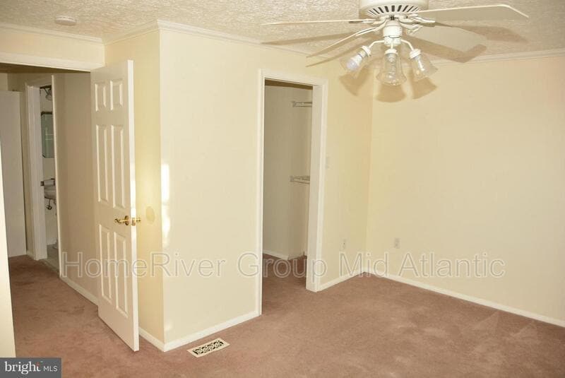 Building Photo - 6043 Rowanberry Dr