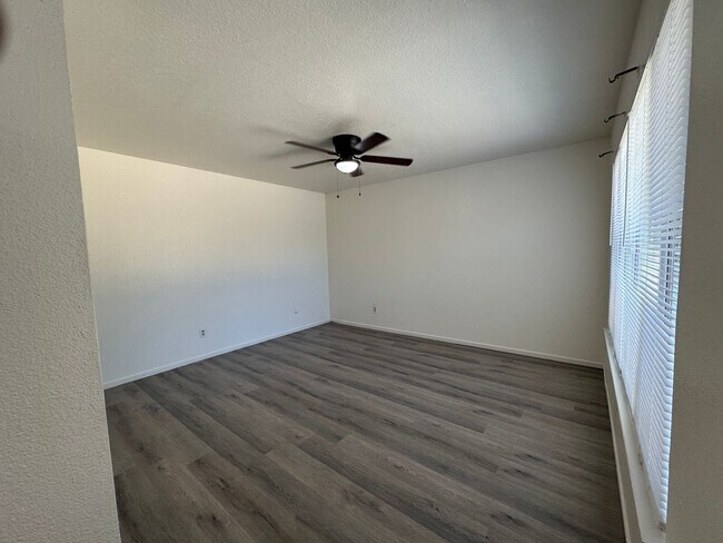 Building Photo - Four Bed, Two Bath Home In North Stockton