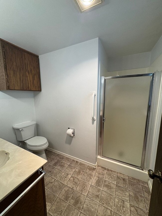 Building Photo - Canyonville 3 Bedroom 2 Bath with Garage a...