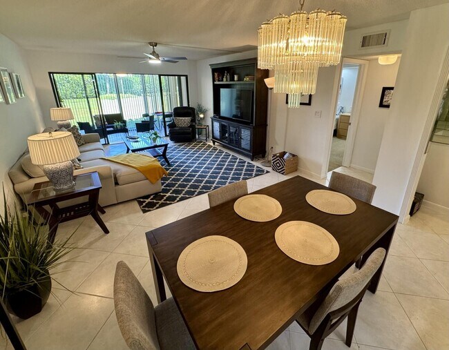 Building Photo - 5121 Oakhill Ln