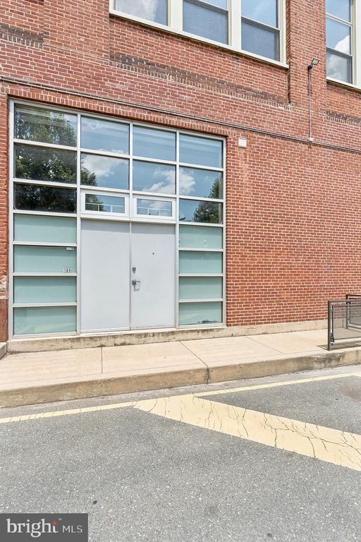 Building Photo - 1234 Hamilton St