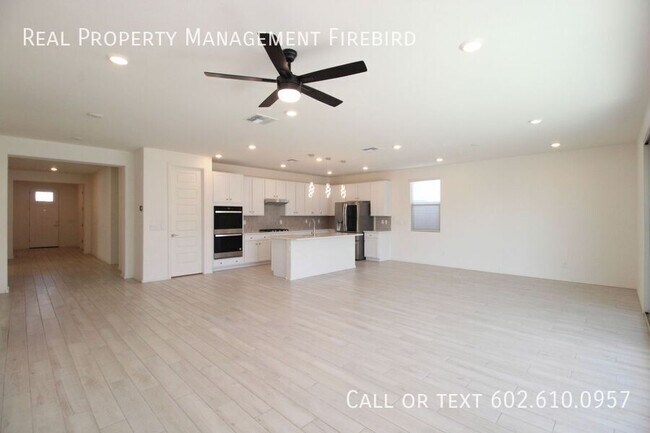 Building Photo - 3037 W la Mirada Dr