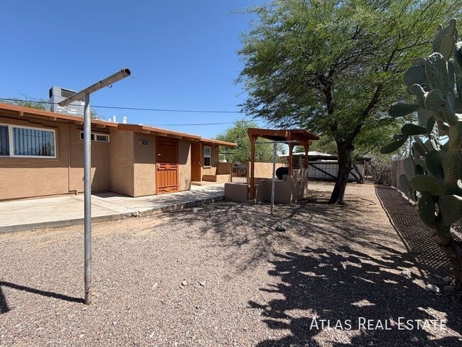 Building Photo - 1932 S Campbell Ave