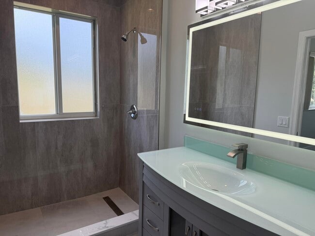 Building Photo - 3251 Laurel Ridge Cir