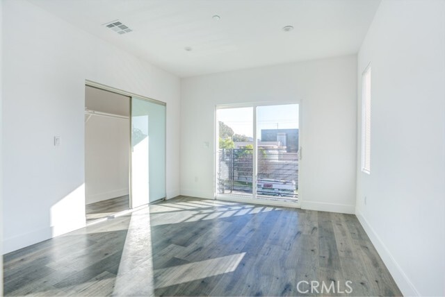 Building Photo - 11639 Burbank Blvd