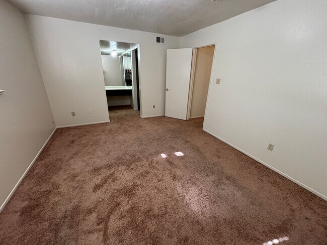 Building Photo - 4196 Savannah Ln
