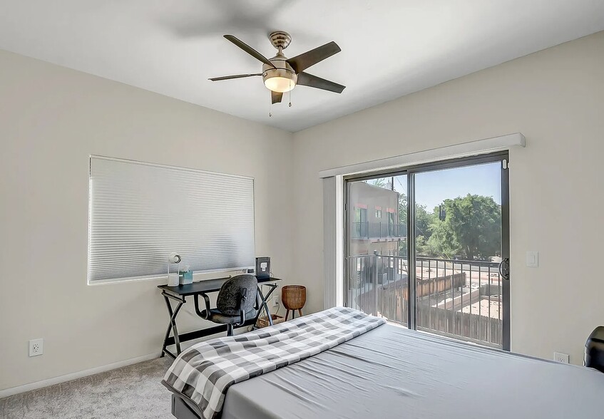 Building Photo - 4220 N Montezuma Ave