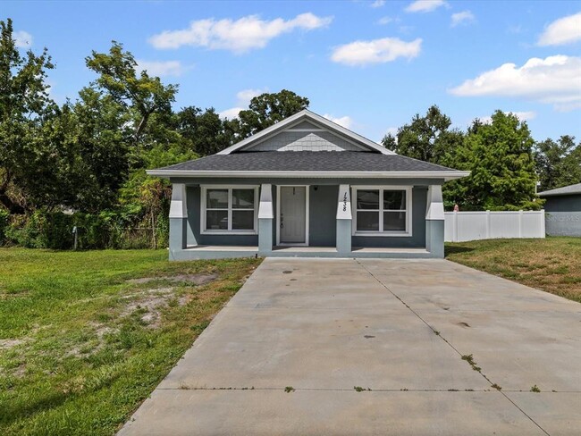 Building Photo - 1238 Vista Way