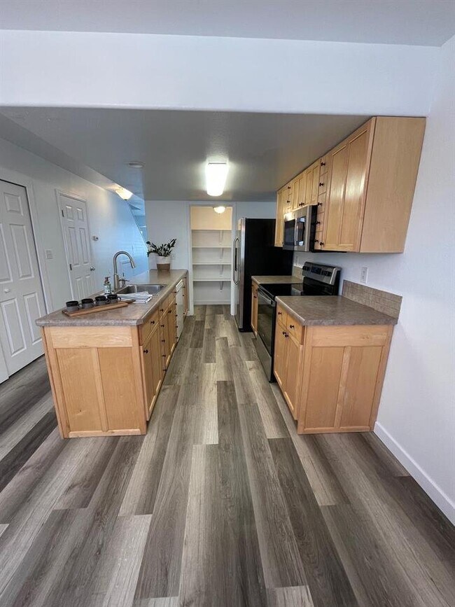Building Photo - 254 Beacon Ct