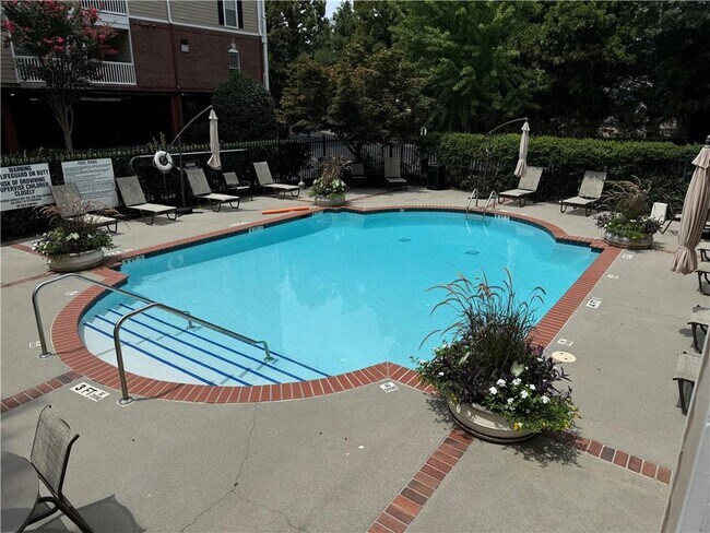 Building Photo - 4333 Dunwoody Park