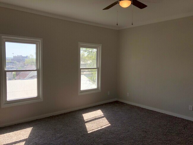 Building Photo - 1201 Jefferson St