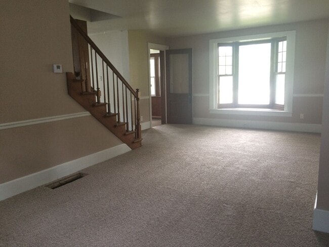 Building Photo - 417 Crooks Ave