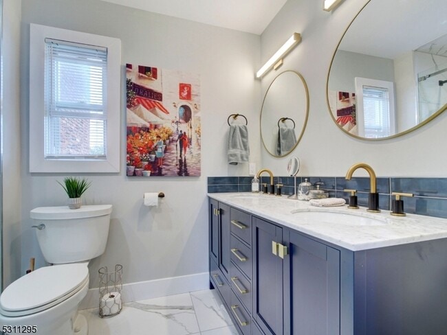 Building Photo - 43 Conforti Ave