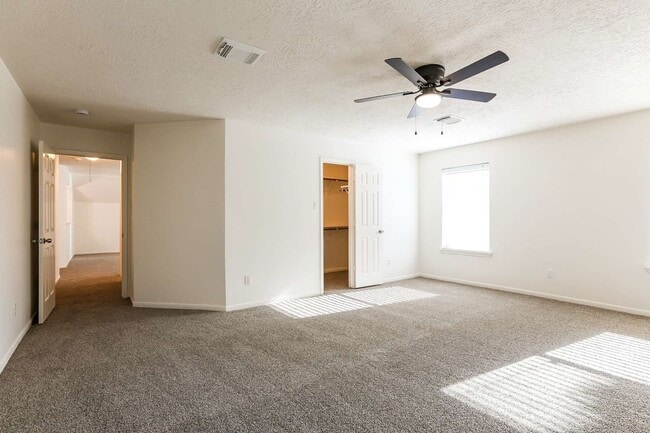 Building Photo - 8618 Discus Dr