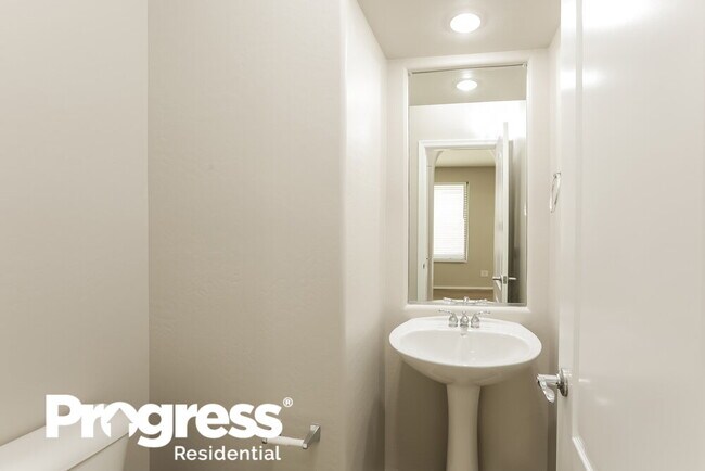 Building Photo - 1637 W Lacewood Pl