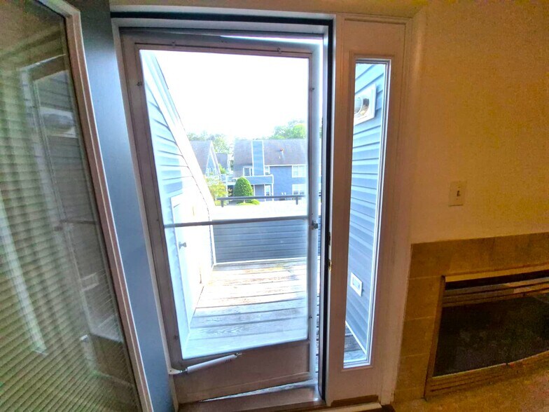 Building Photo - 12762 Saint James Pl