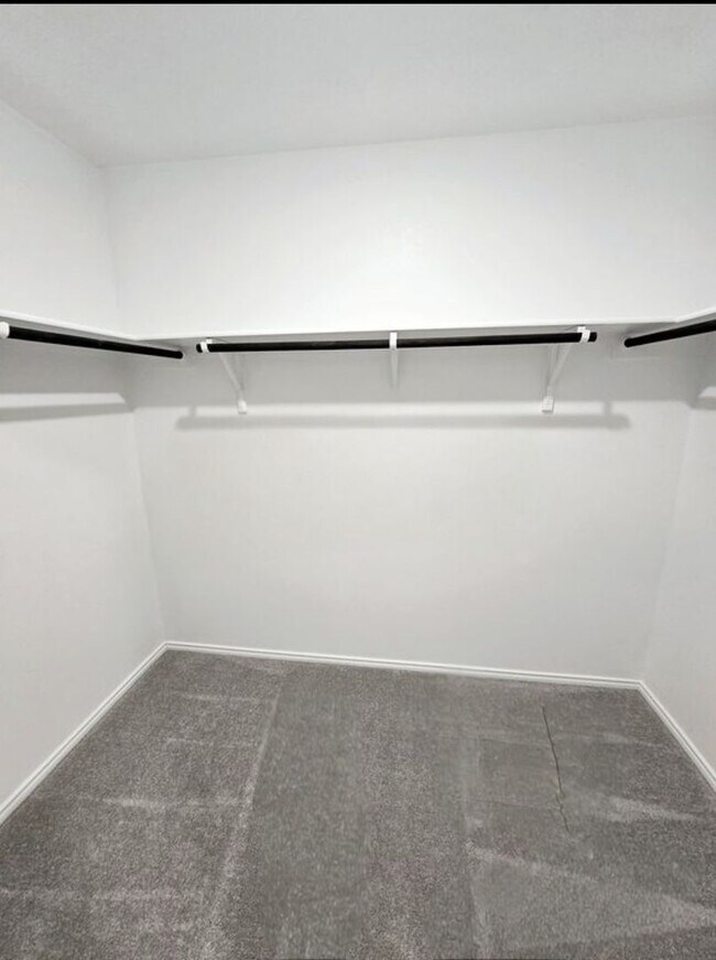 Building Photo - Stunning 3 Bed 2 Bath home for Rent