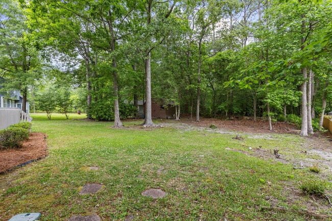 Building Photo - Charming 3-Bedroom Retreat with 2 Full Bat...