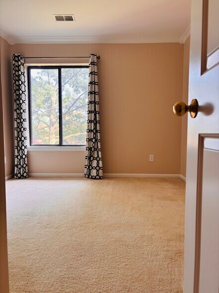 Second Bedroom - 2807 Lee Oaks Ct