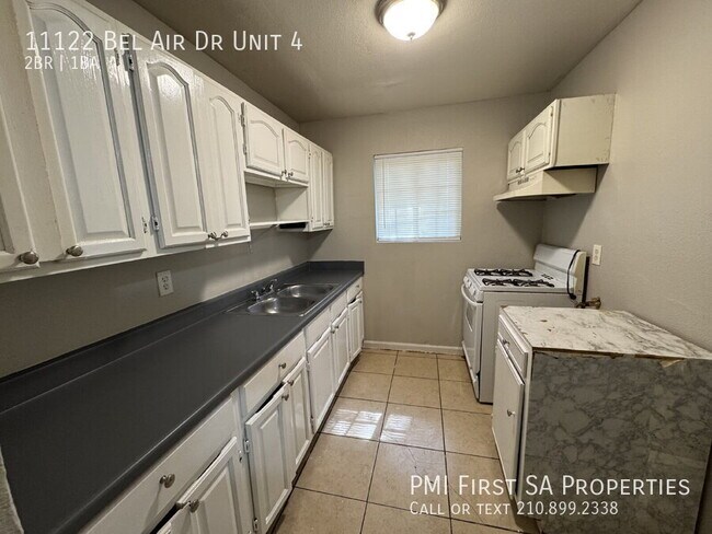 Building Photo - 11122 Belair Dr