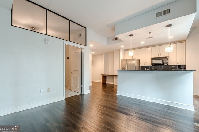 Building Photo - 44 Peachtree Pl NW