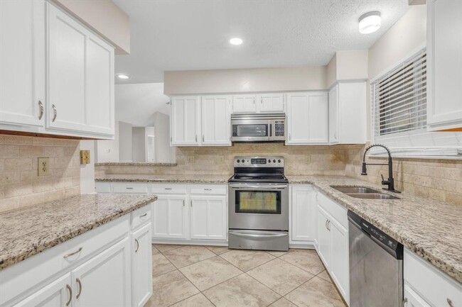 Building Photo - 7431 Ridgeberry Dr