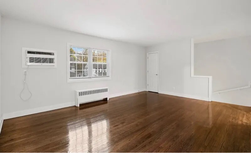 Building Photo - 345 Broad St