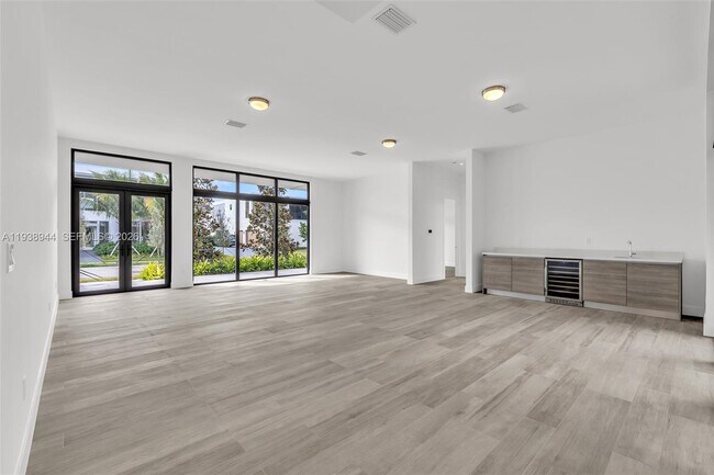 Building Photo - 16699 Botaniko Dr N