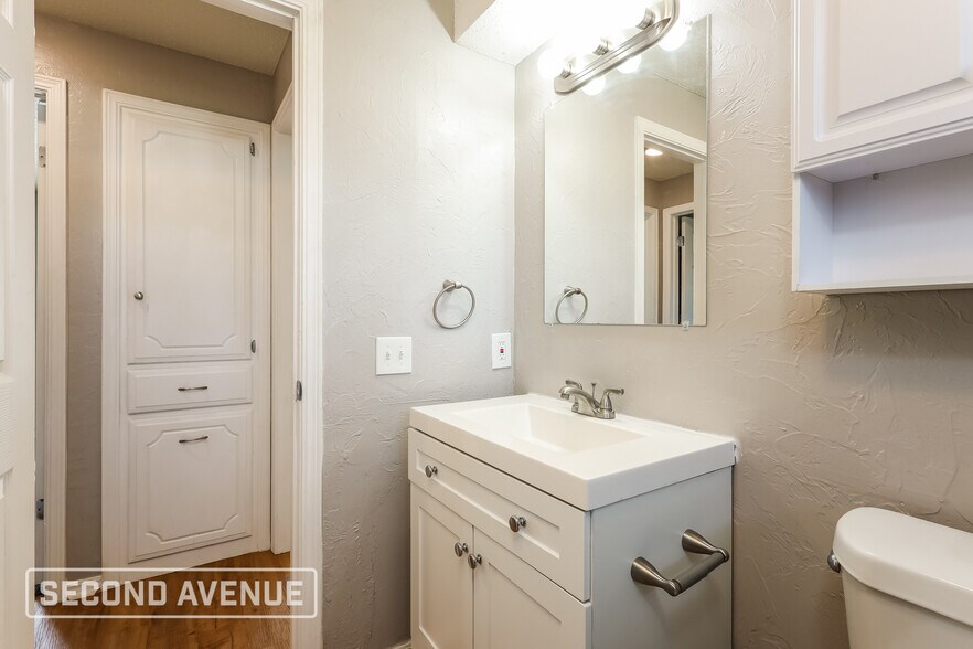 Building Photo - 5316 S Bodine Dr